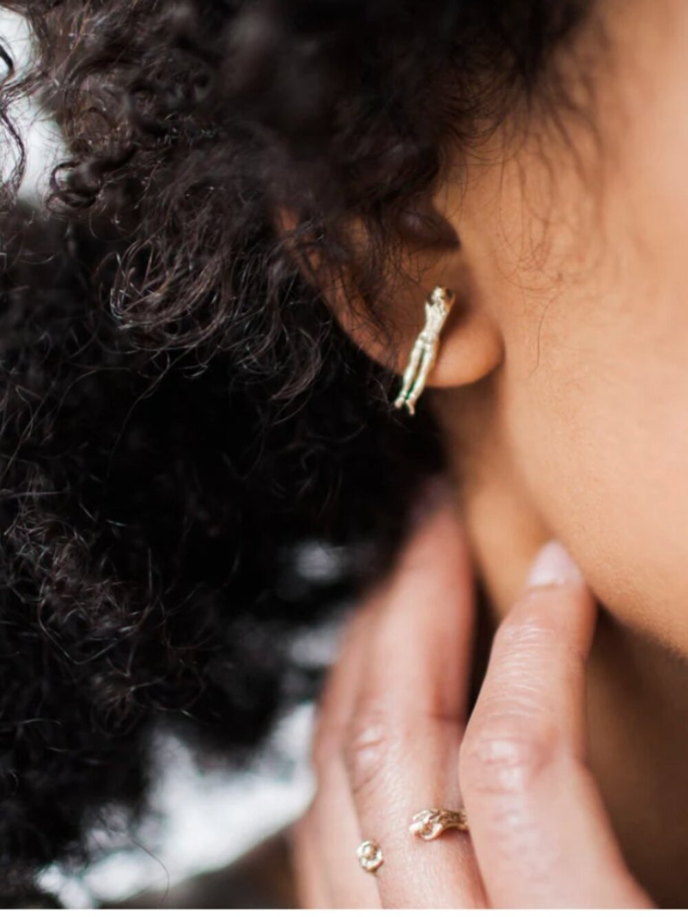 Single Dreaming Muse Earring Stud by franny e in 14k solid gold - Picture 5 of 5